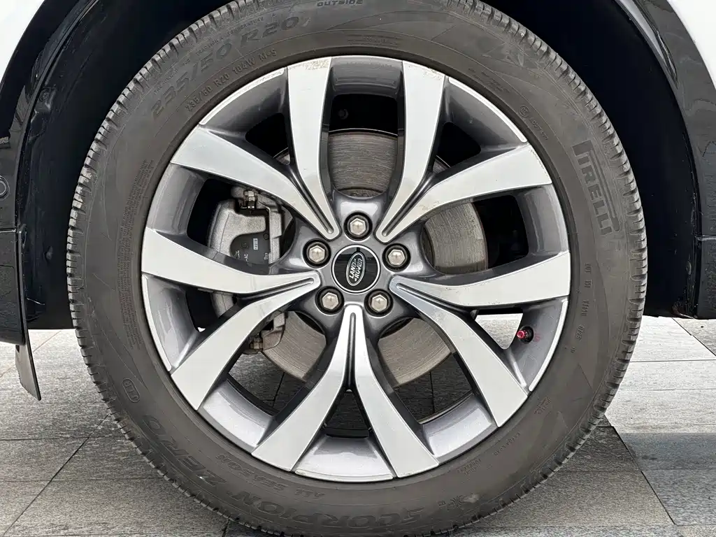 Land Rover Discovery Sport — фото 28
