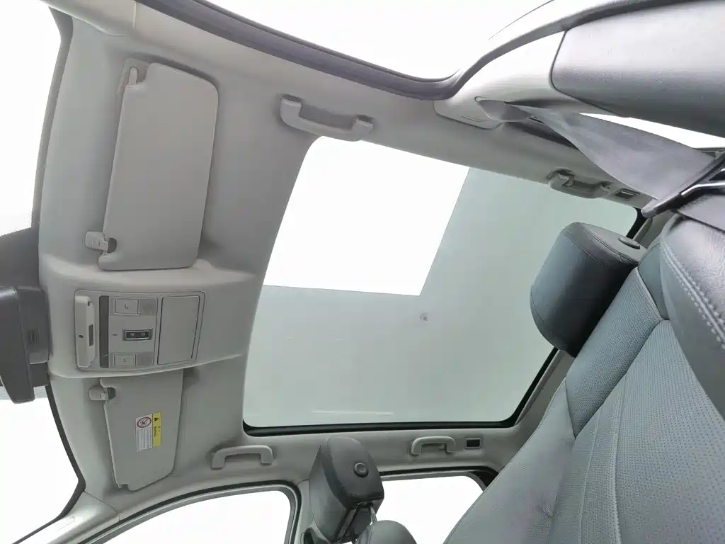 Land Rover Discovery Sport — фото 14