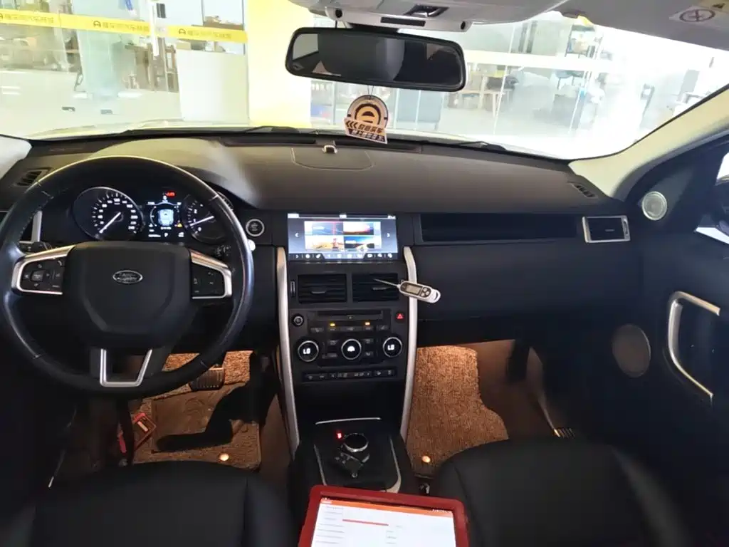 Land Rover Discovery Sport — фото 13