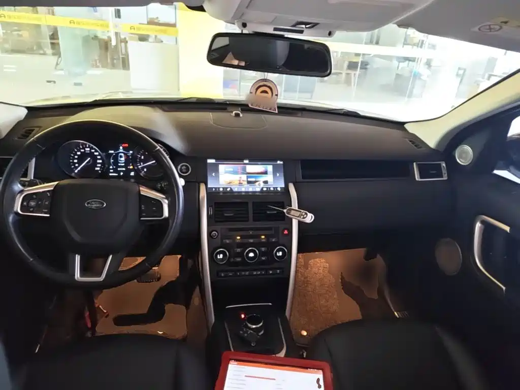 Land Rover Discovery Sport — фото 10