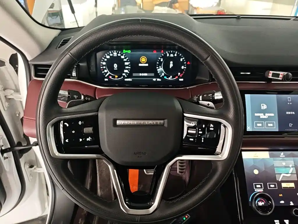 Land Rover Evoque — фото 11