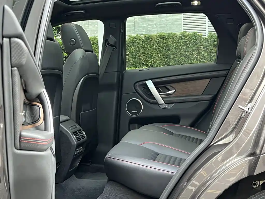 Land Rover Discovery Sport — фото 18