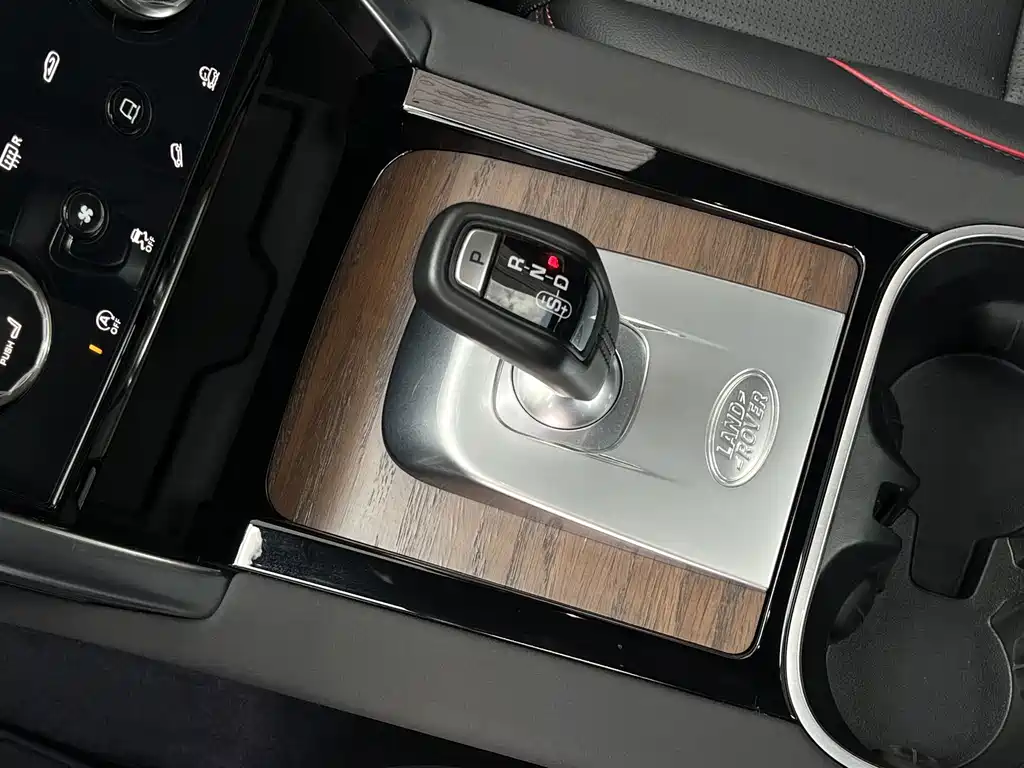 Land Rover Discovery Sport — фото 22
