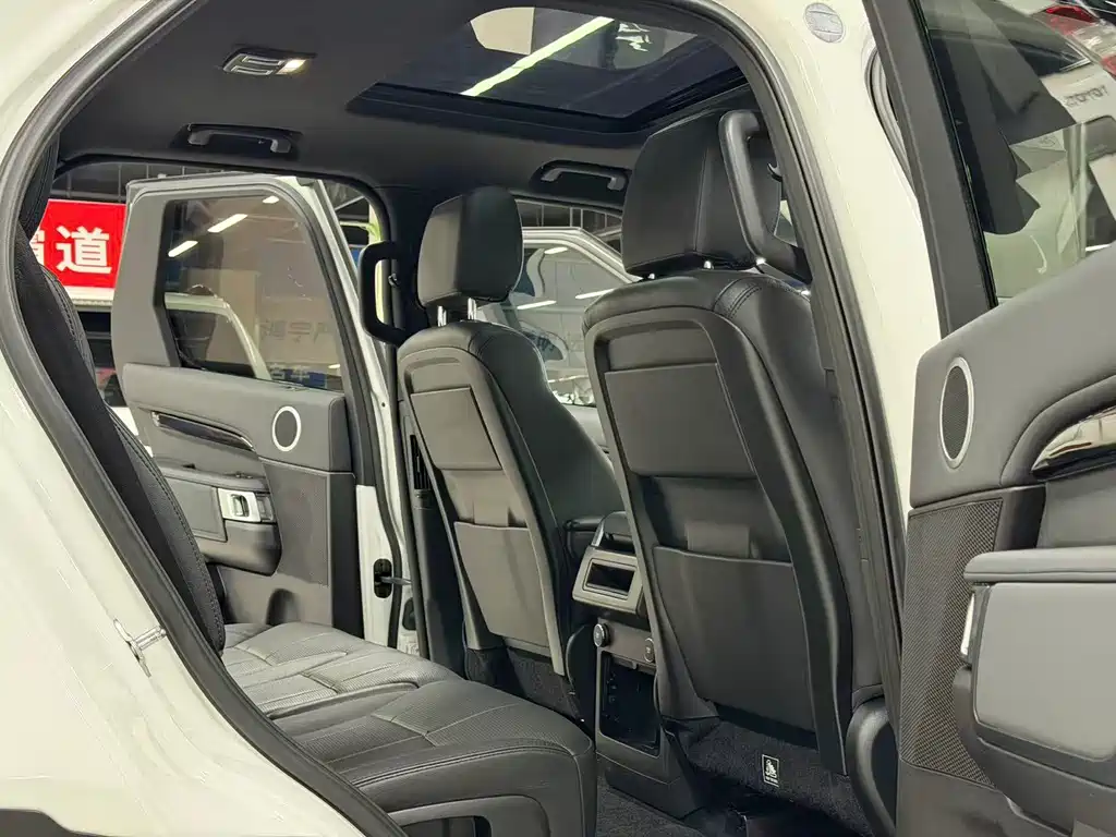 Land Rover Discovery — фото 13