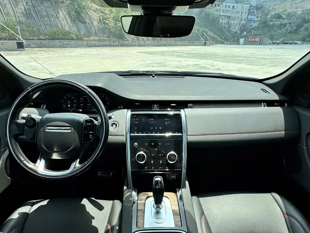 Land Rover Discovery Sport — фото 15
