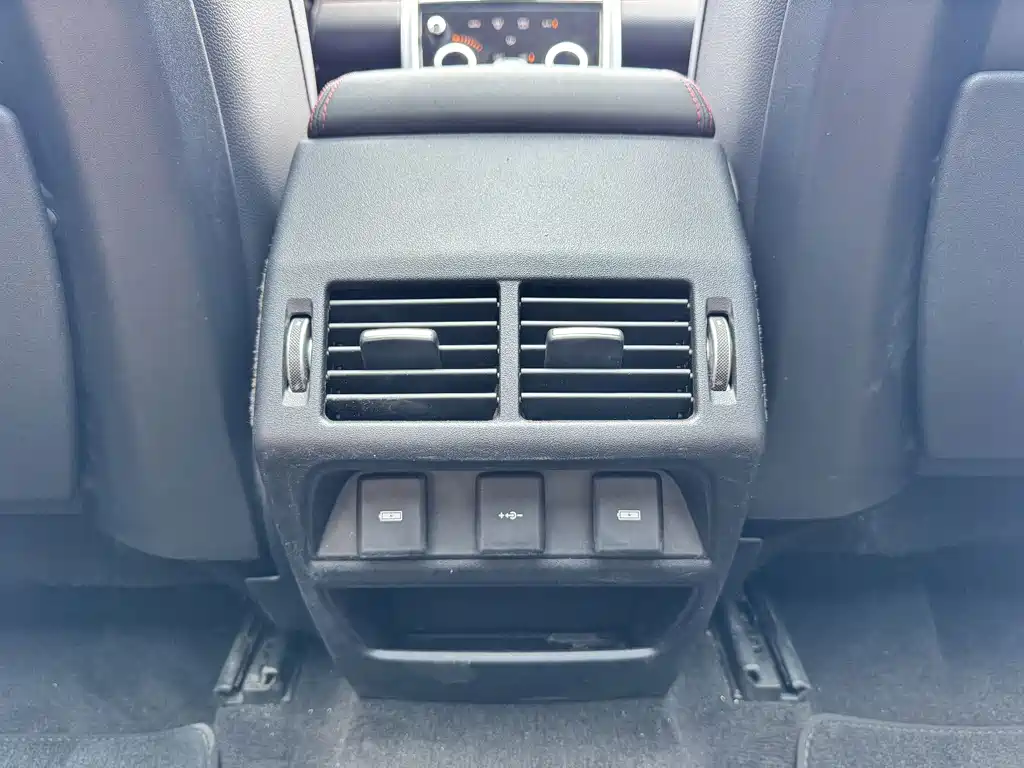 Land Rover Discovery Sport — фото 19