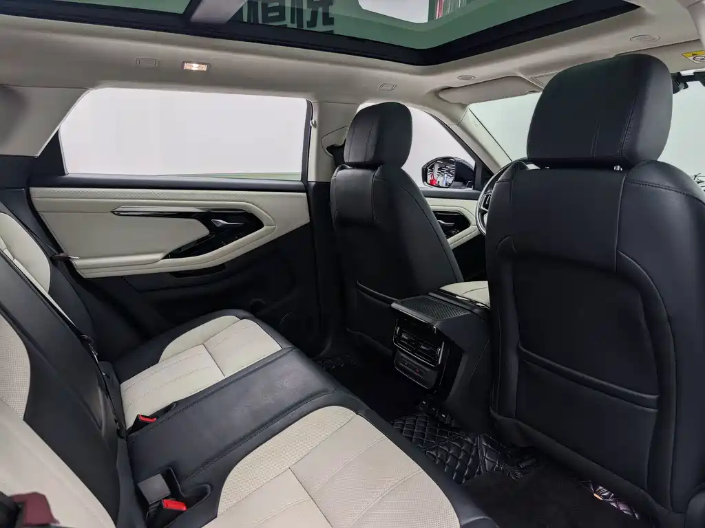 Land Rover Evoque — фото 21
