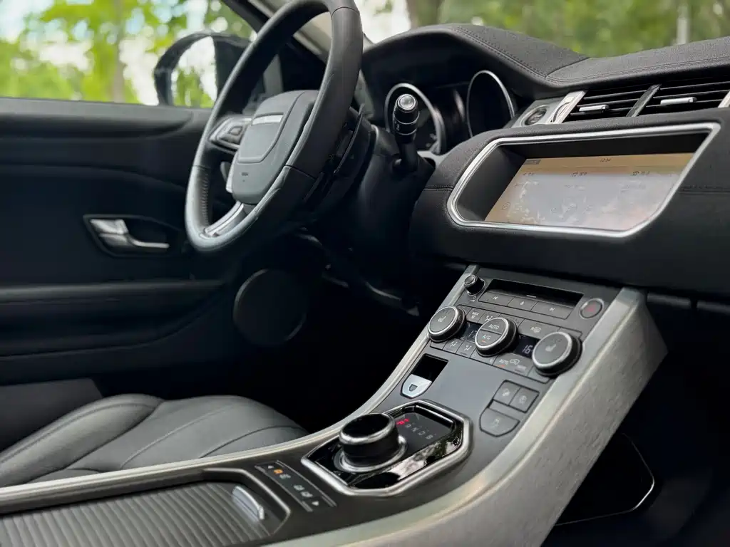 Land Rover Evoque — фото 11
