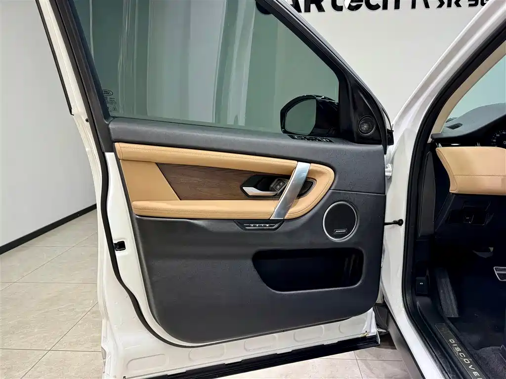 Land Rover Discovery Sport — фото 17