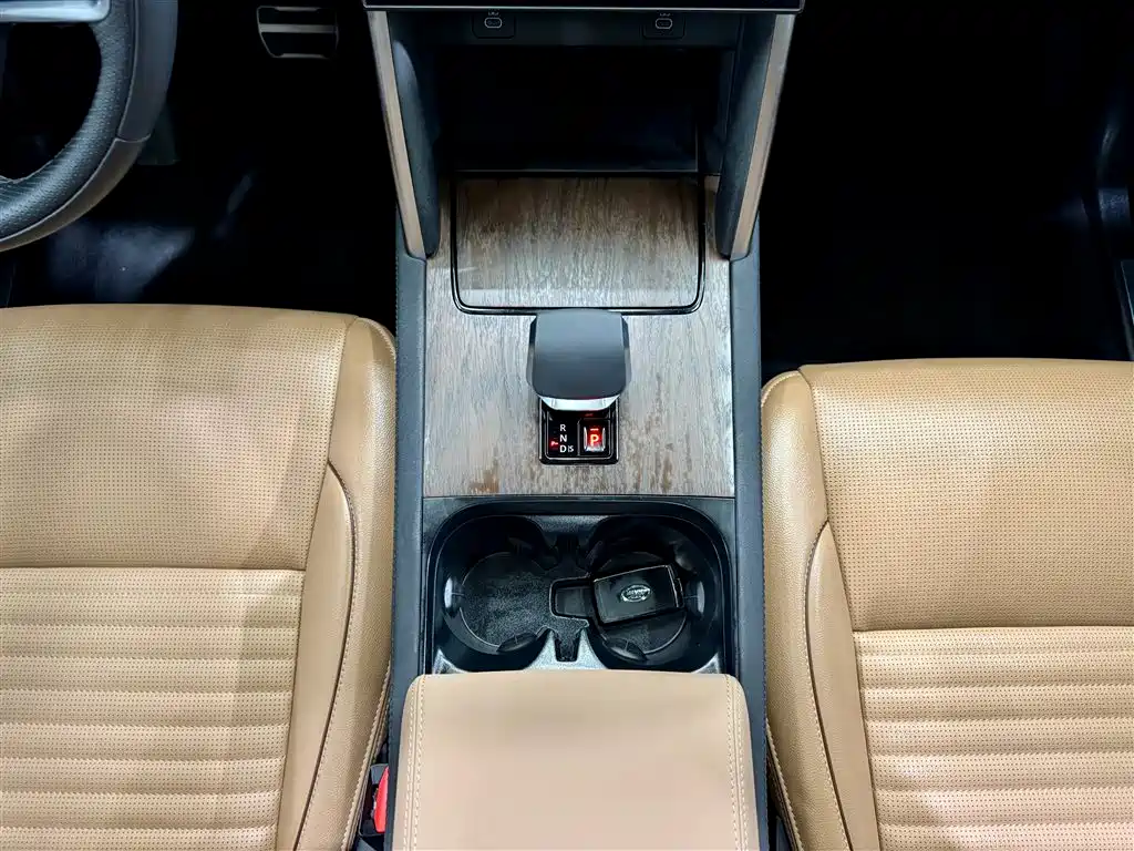 Land Rover Discovery Sport — фото 21