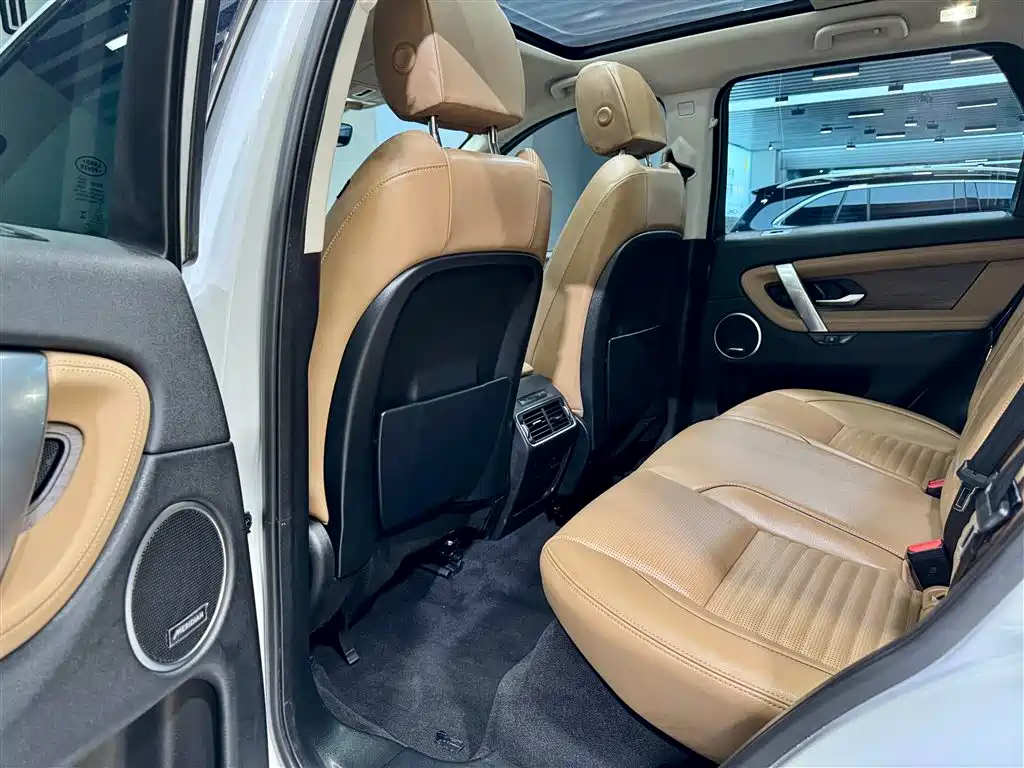 Land Rover Discovery Sport — фото 28