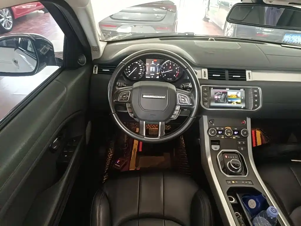 Land Rover Evoque — фото 11