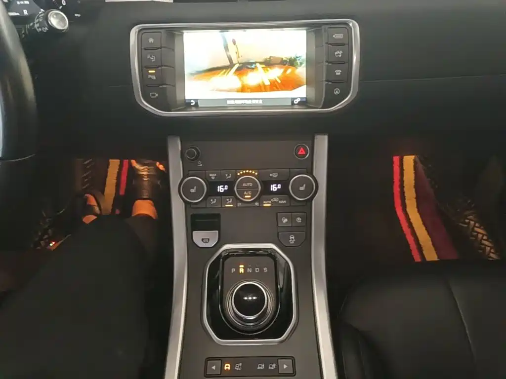 Land Rover Evoque — фото 14