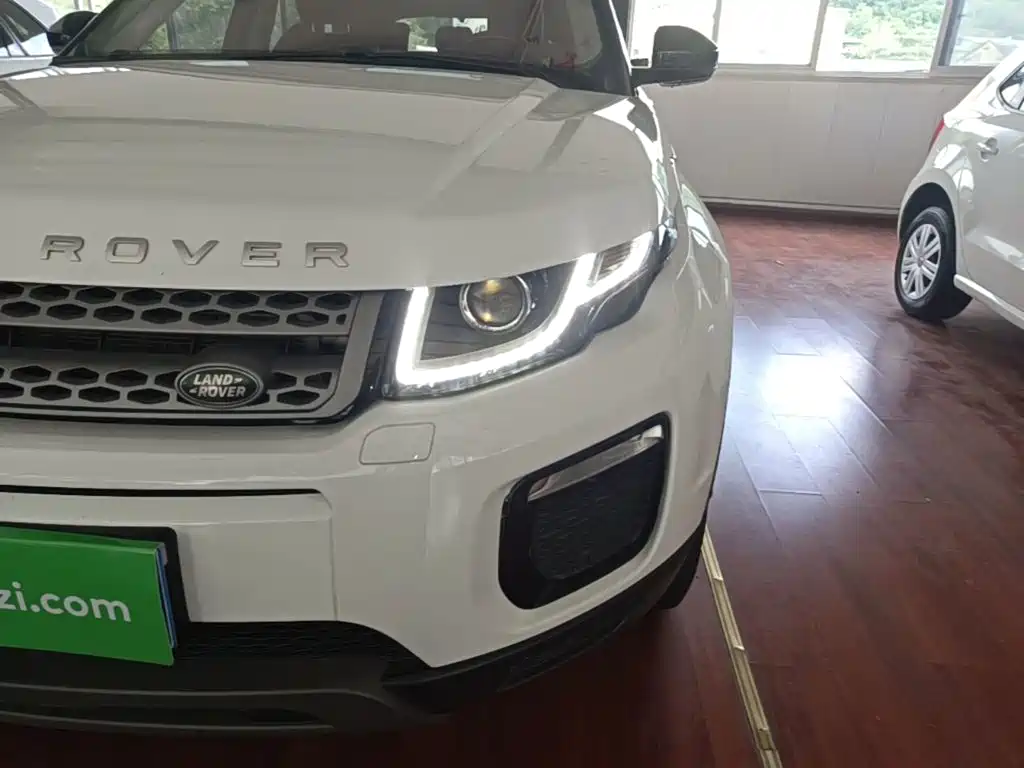 Land Rover Evoque — фото 24