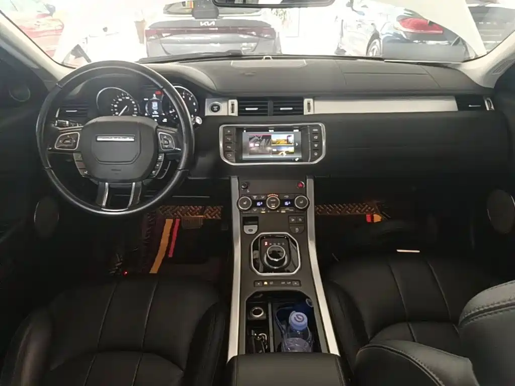 Land Rover Evoque — фото 10