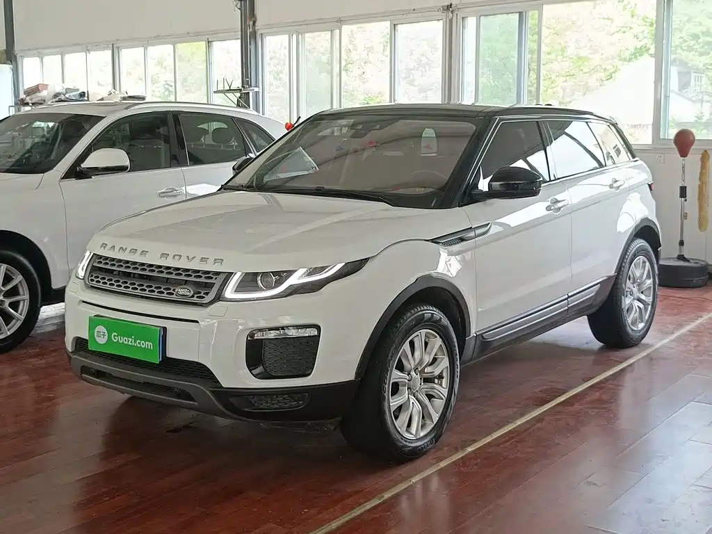 Land Rover Evoque — фото 1