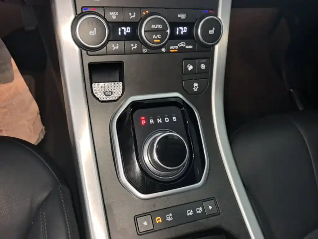 Land Rover Evoque — фото 14