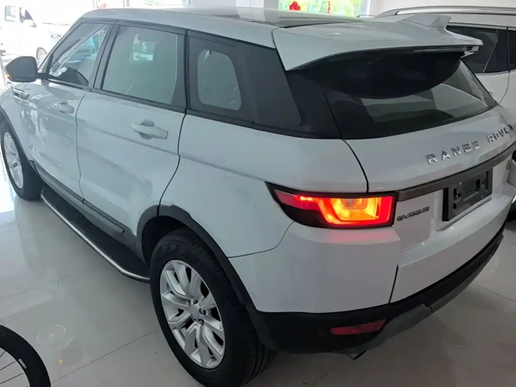 Land Rover Evoque — фото 5