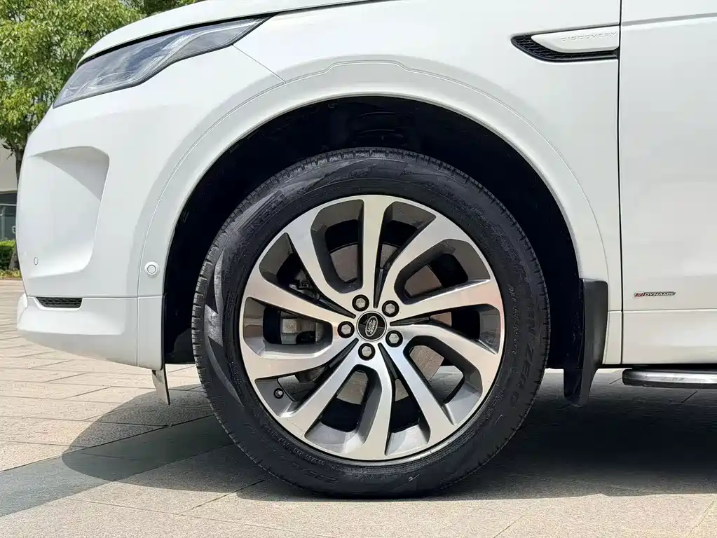 Land Rover Discovery Sport — фото 17