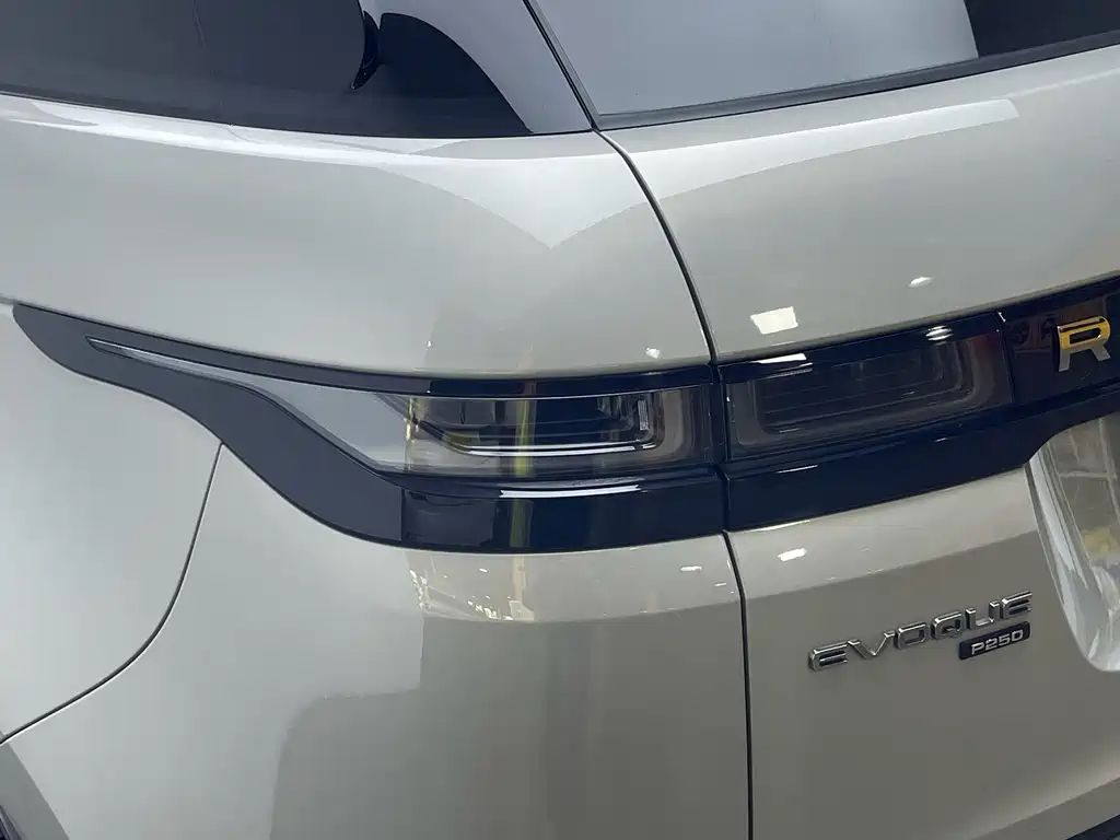 Land Rover Evoque — фото 10