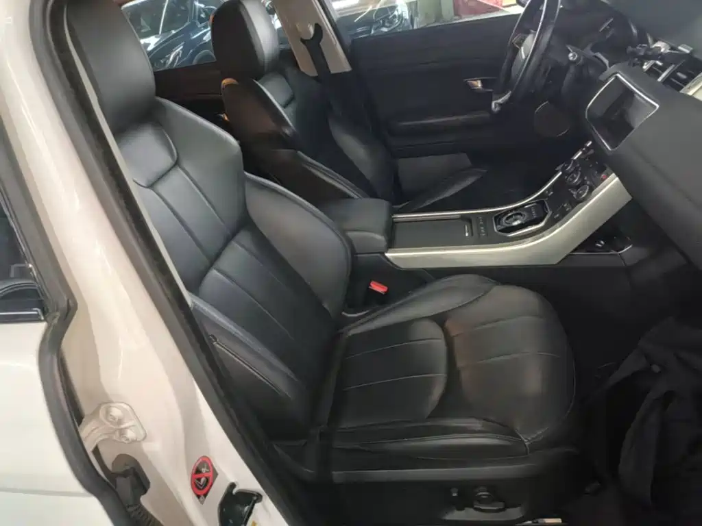 Land Rover Evoque — фото 25
