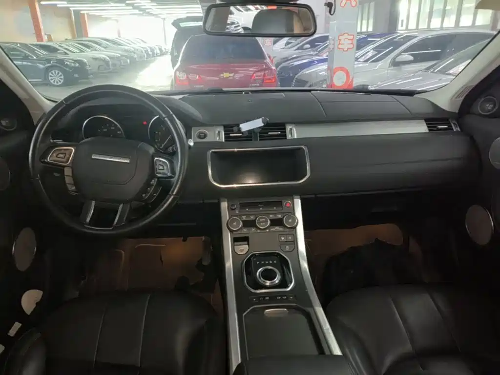 Land Rover Evoque — фото 10