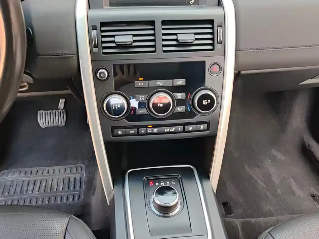 Land Rover Discovery Sport — фото 17
