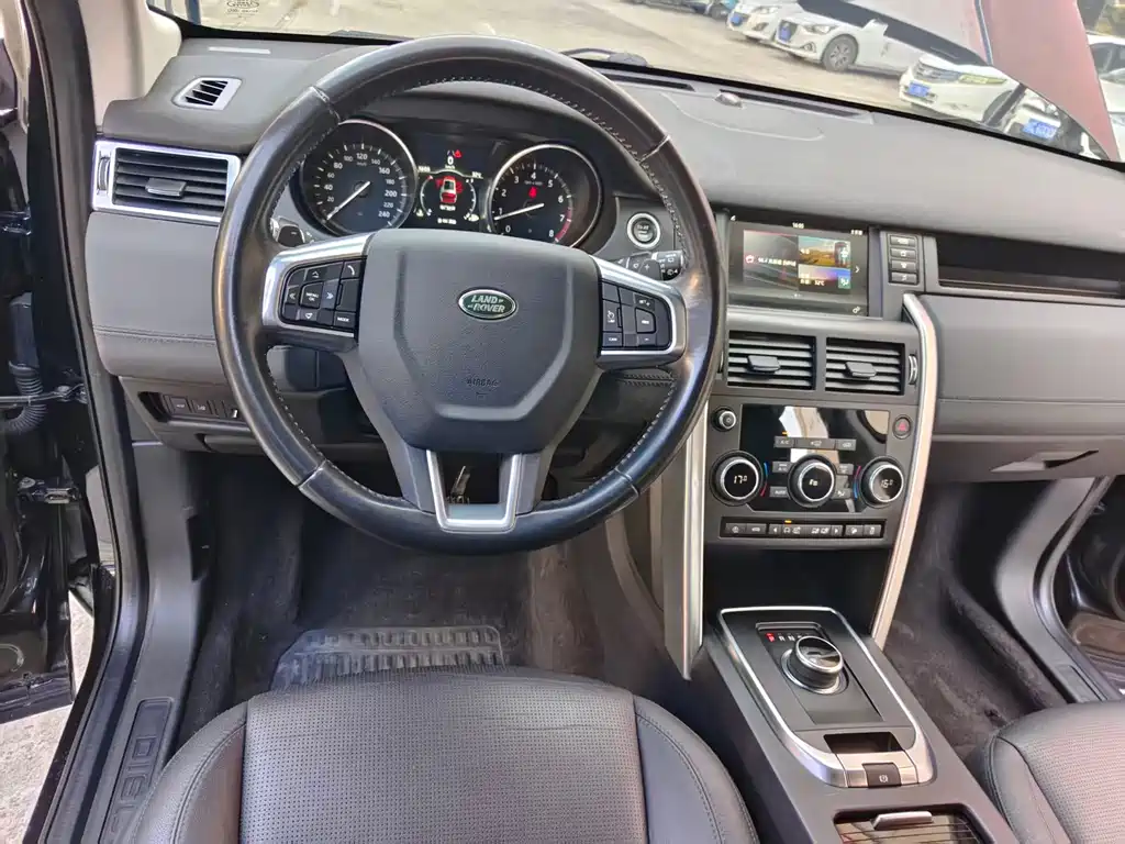 Land Rover Discovery Sport — фото 18