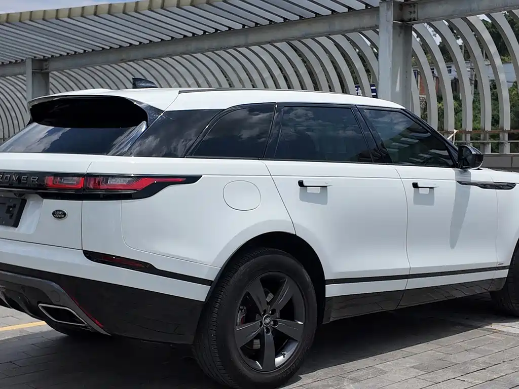 Land Rover Velar — фото 15