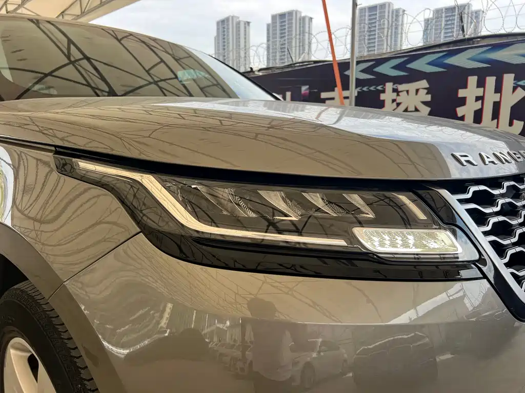 Land Rover Velar — фото 15