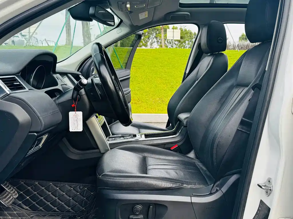 Land Rover Discovery Sport — фото 13