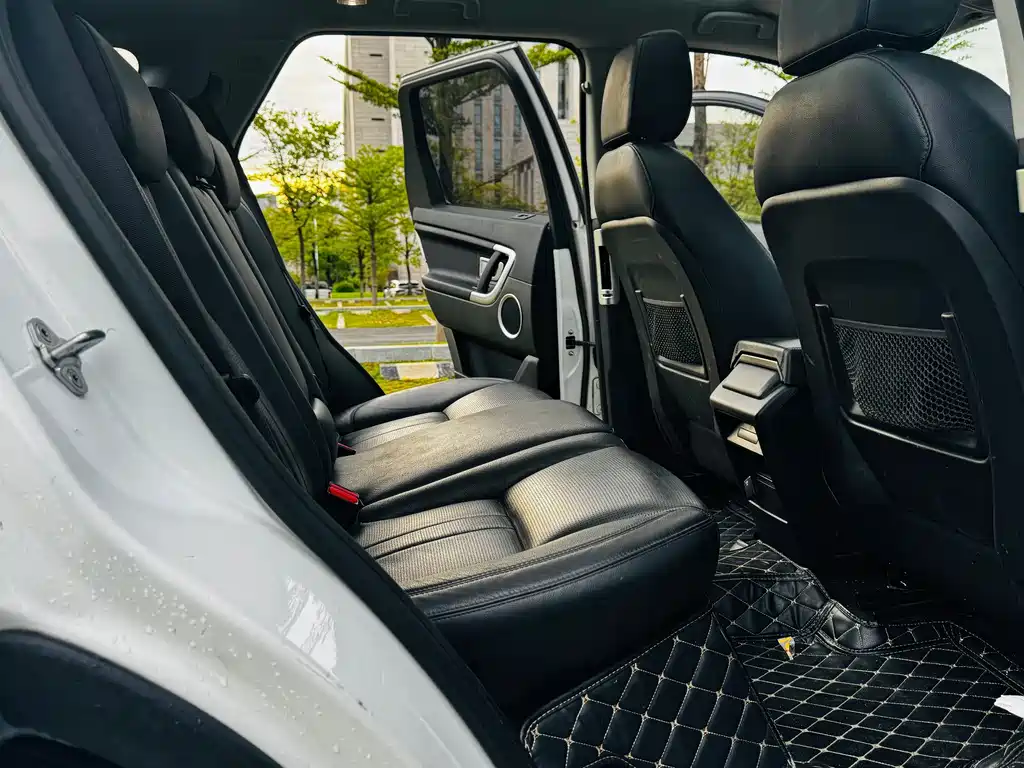 Land Rover Discovery Sport — фото 15