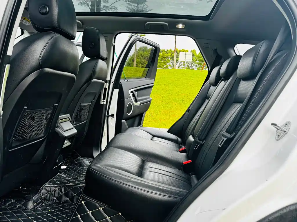 Land Rover Discovery Sport — фото 16