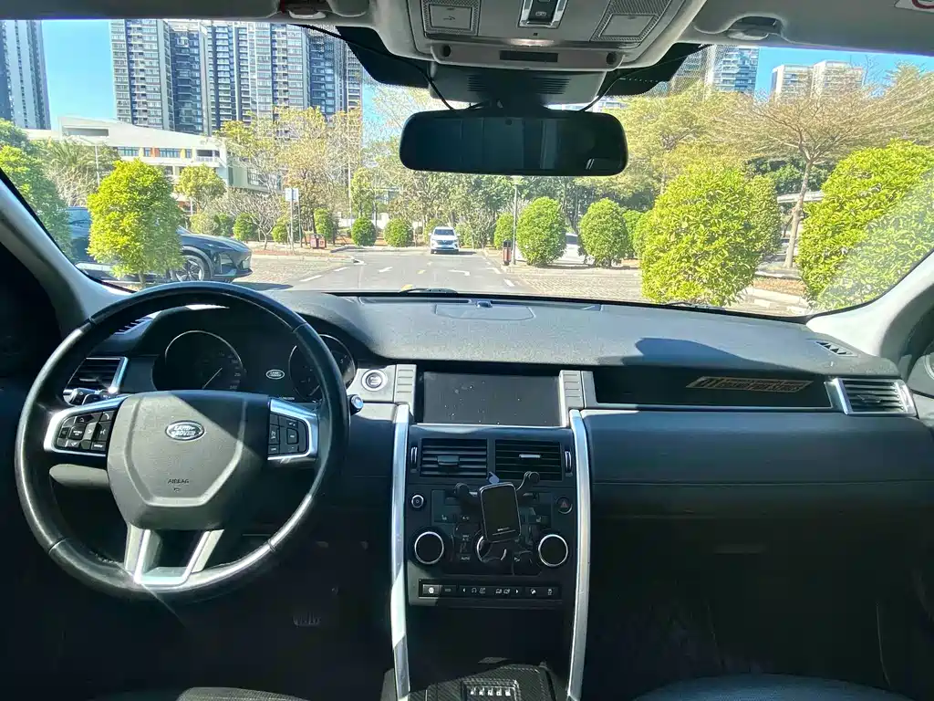 Land Rover Discovery Sport — фото 14