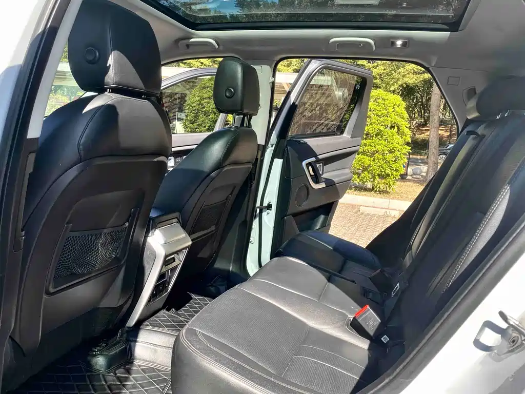 Land Rover Discovery Sport — фото 15