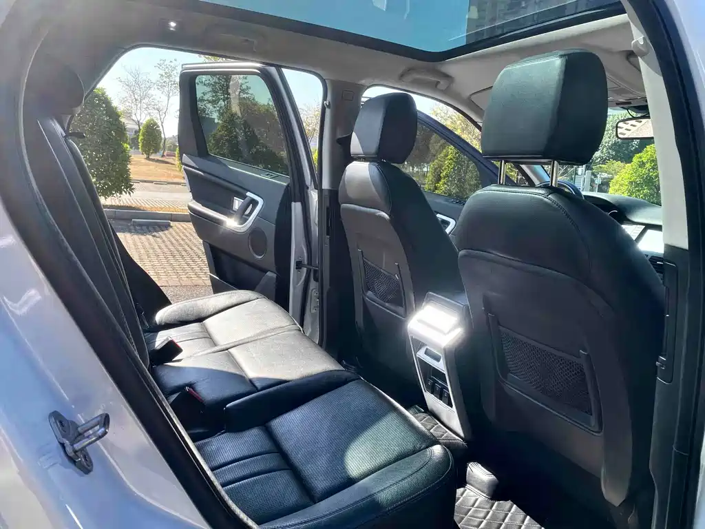 Land Rover Discovery Sport — фото 16
