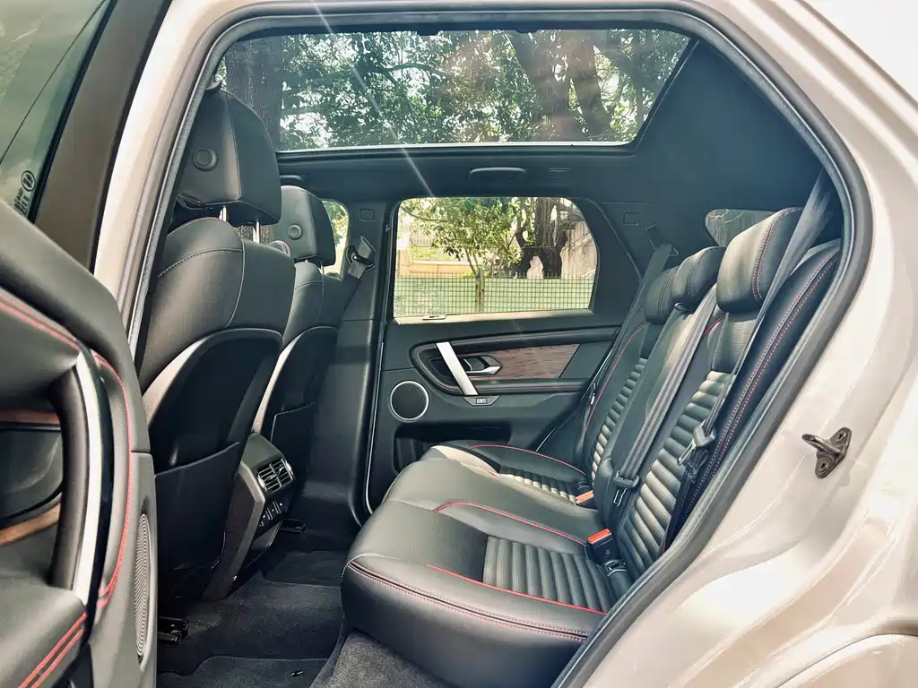 Land Rover Discovery Sport Hybrid — фото 8