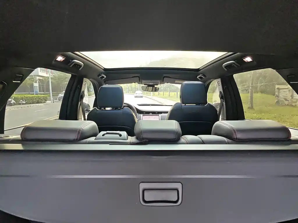 Land Rover Discovery Sport Hybrid — фото 14