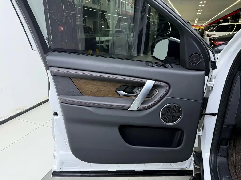 Land Rover Discovery Sport — фото 14