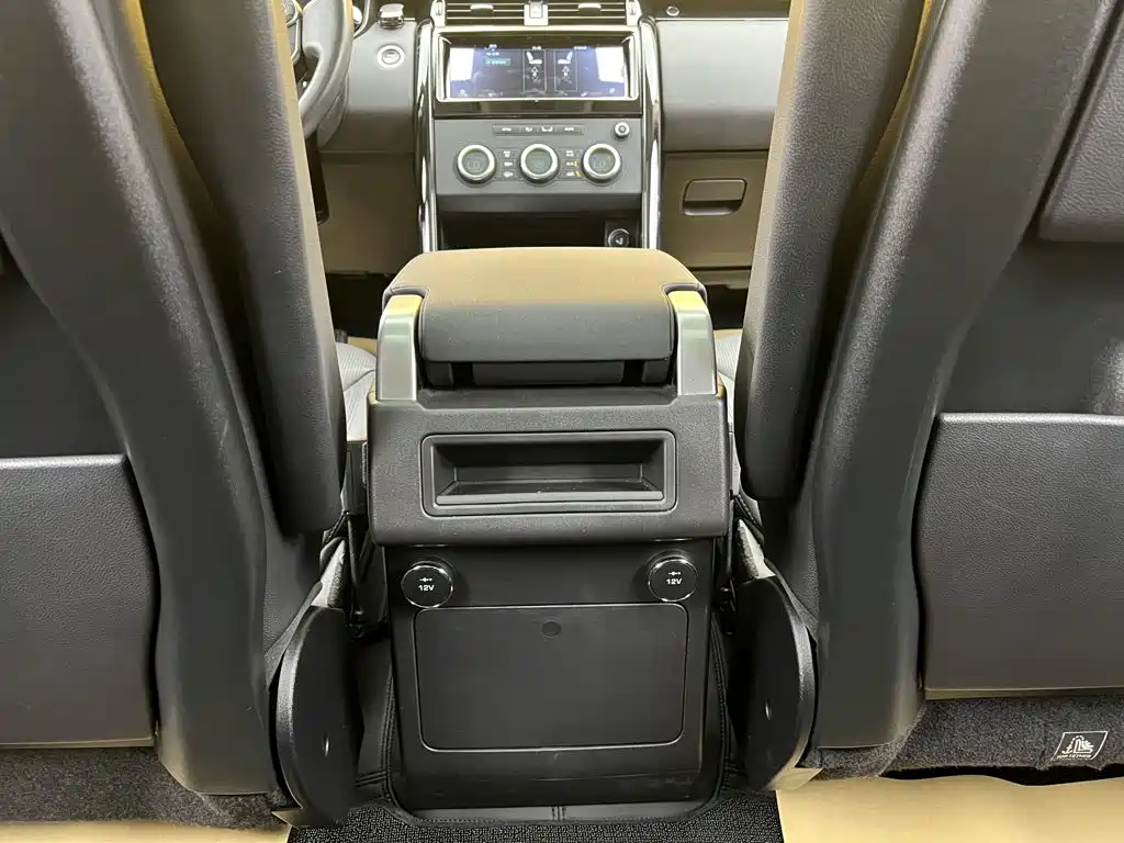 Land Rover Discovery — фото 30