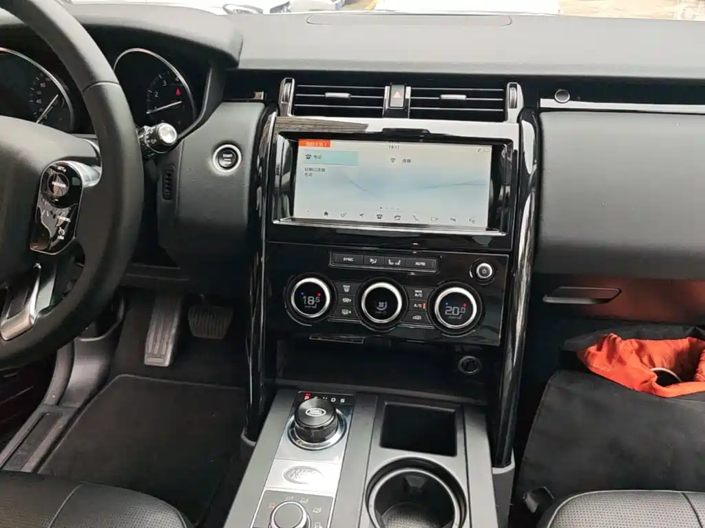 Land Rover Discovery — фото 13