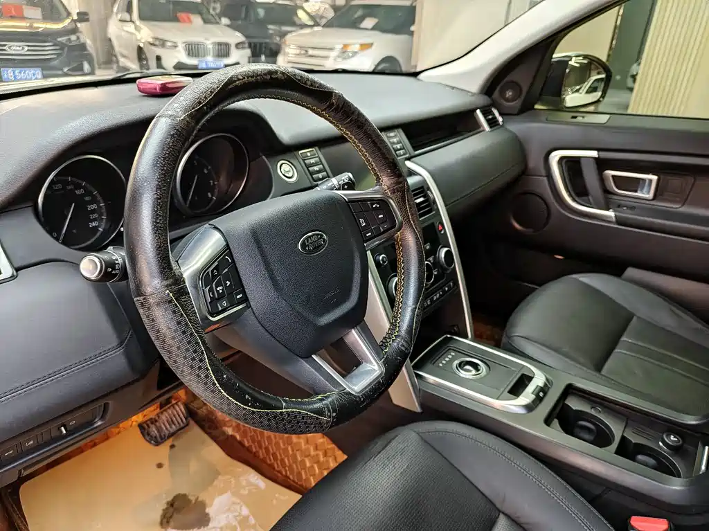 Land Rover Discovery Sport — фото 11