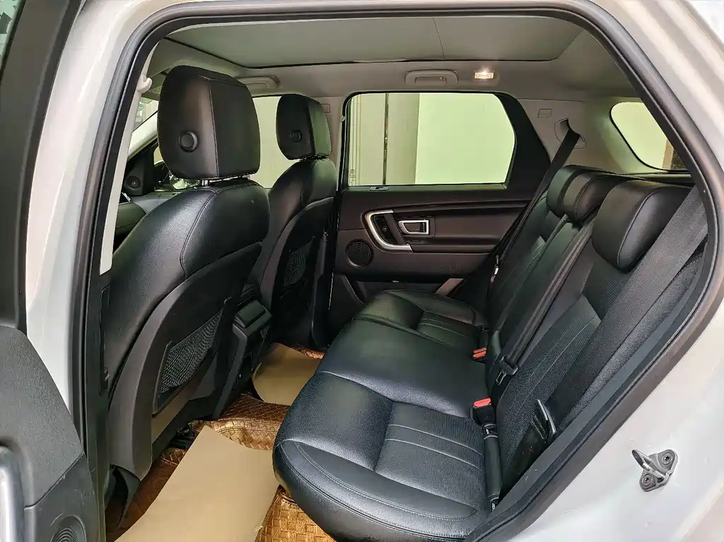 Land Rover Discovery Sport — фото 15