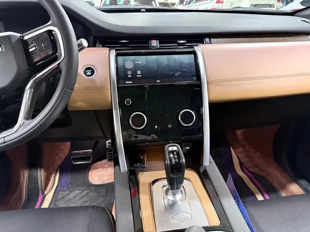 Land Rover Discovery Sport — фото 15