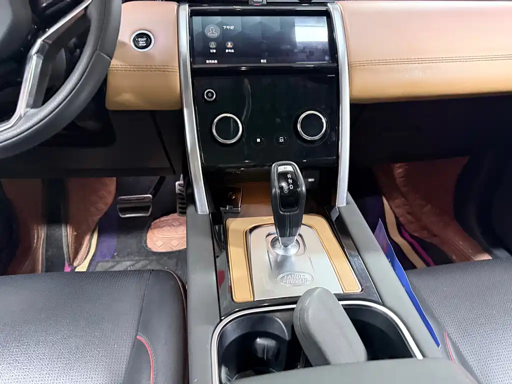 Land Rover Discovery Sport — фото 16