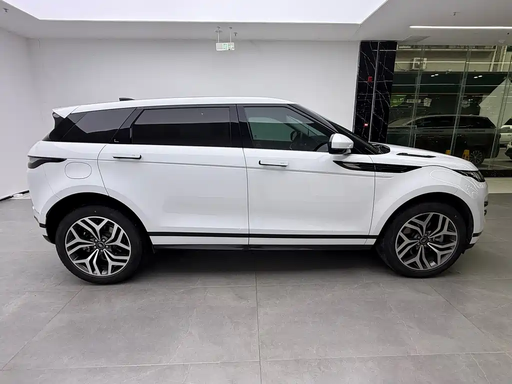 Land Rover Evoque — фото 11