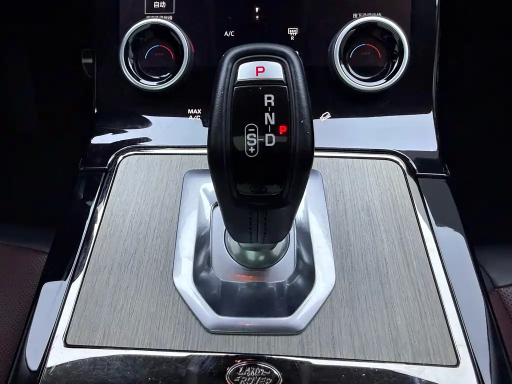 Land Rover Evoque — фото 16