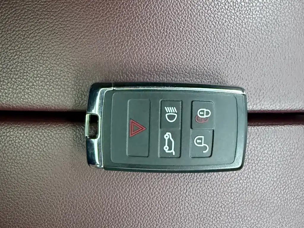 Land Rover Evoque — фото 21