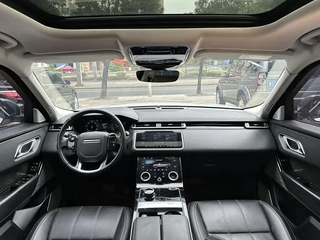 Land Rover Velar — фото 13
