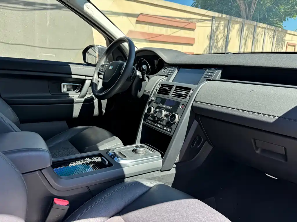 Land Rover Discovery Sport — фото 14
